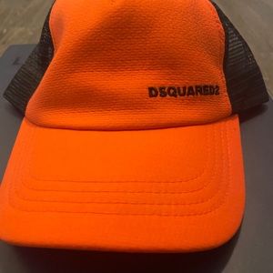 Mens DSquared hat.
